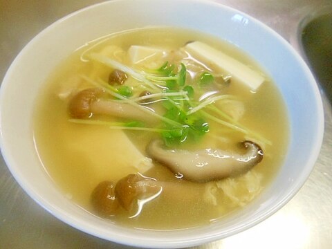 キノコと豆腐の簡単スープ